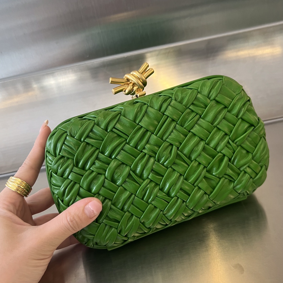 Knot Padded Intreccio Leather Clutch Green Bombou